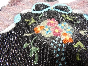 ANTIKE VINTAGE FRANZÖSISCHE KUNSTSTIL florale PERLEN KLAPPTASCHE um 1920 - Bild 1 von 7