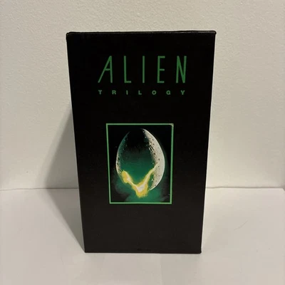 Alien Trilogy VHS Collectible Box Set Alien, Aliens and Alien 3 (1993) Fox Video Foto 1 de 4