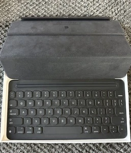 Apple Smart Keyboard Folio Case iPad 7th, 8, 9, 10.5 in iPad Pro Air 3rd Gen - Picture 1 of 8