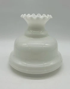 Vintage riesiger weißer Milchglas dreilagig geriffelt geraffter Glas Lampenschirm - Bild 1 von 10
