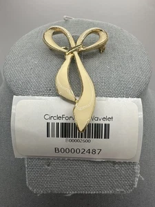 Vintage Cream Enamel Bow Brooch Pin Gold Tone Retro Ribbon Jewelry Costume Gift - Picture 1 of 7