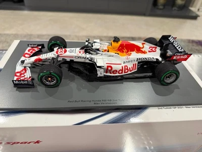 Red Bull F1 RB16B #33 Max Verstappen Turkish GP 2021 World Champion 1:18 Spark - Image 1 of 4