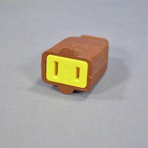Cooper SA155GB Brown 15A Connector Cord End 125V Non-Grounding Nema 1-15R Bulk - Picture 1 of 4
