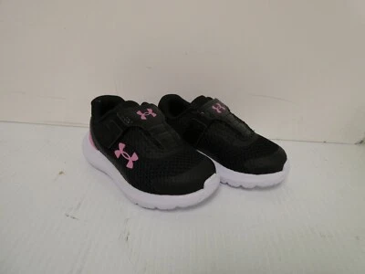 Zapatos Under Armour para niños pequeños GINF Surge 3 estampado AC talla 5K Foto 1 de 4