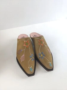 Charlie 1 Horse NIB 7.5 Tan Hand-painted Mules Lucchese - Picture 1 of 9