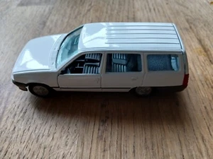 Opel Kadett GL Caravan 1:43 GAMA Modellauto Weiß 5-Türig Vintage Model Car - Foto 1 di 6