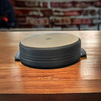 Cazuela grande French Chasseur de cerámica negra mate y marfil Foto 1 de 4