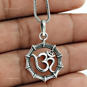 Indian Artisan Jewelry 925 Solid Sterling Silver Pendant OM V45 - Picture 1 of 4