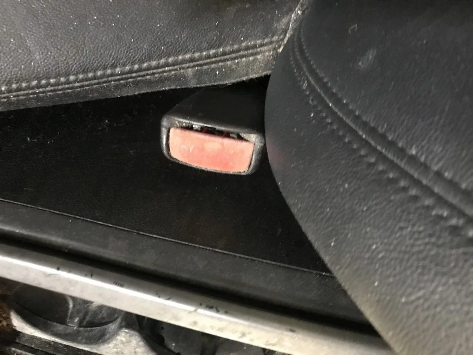 Seat Belt Front Bucket Seat Driver Buckle Fits 05-11 14 VOLVO XC90 2649230 Foto 1 de 1