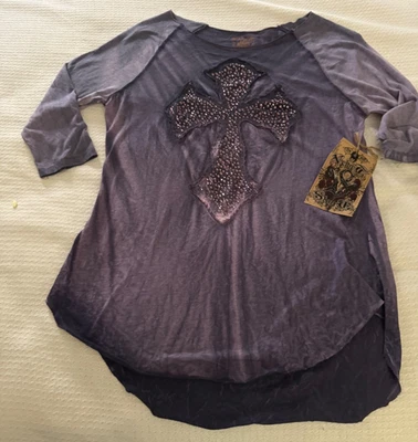 Camiseta Velvet Stone BKE Tachonada Ajustada Púrpura Cruz Talla XL NUEVA CON ETIQUETAS Hecha en EE. UU. Foto 1 de 4