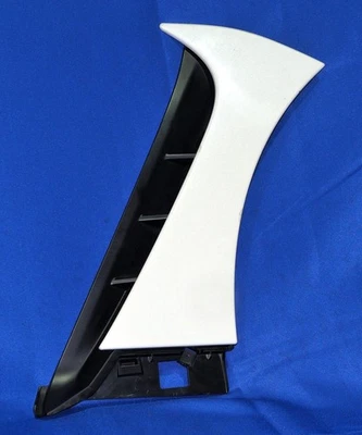 2022 - 2026 丰田 GR86 右前挡泥板侧盖成型装饰面板原始设备制造商白色 — 第 1/4 张图片