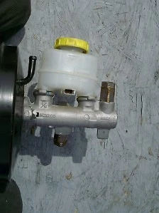 Главный цилиндр 2000-2006 Nissan Sentra, без АБС - Изображение 1 из 1