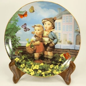 M. J. Hummel "Überraschung" Little Companions Collection Porzellan 8" Teller FHJ33 - Bild 1 von 11