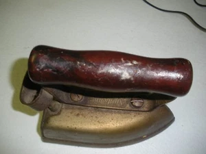 Antique Sunbeam heavy Metal Iron With Wood Handle No. S2 no cord - Picture 1 of 7