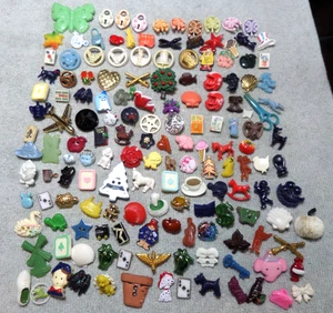 154 Vintage Assorted Realistic Buttons PEOPLE OBJECTS ANIMALS BIRDS DOGS FISH - Picture 1 of 15