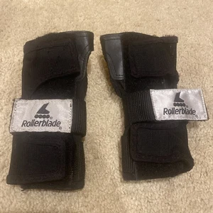 Vintage Rollerblade Brand Wrist Guards Black Size Small - Picture 1 of 6