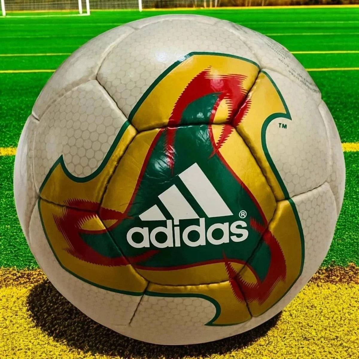 FIFA 2002 ワールドカップ公式サッカーボール　8/8〜8/11発送不可 新品未使用 FIFAワールドカップ2002公式試合用ボール Fevernova - メルカリ