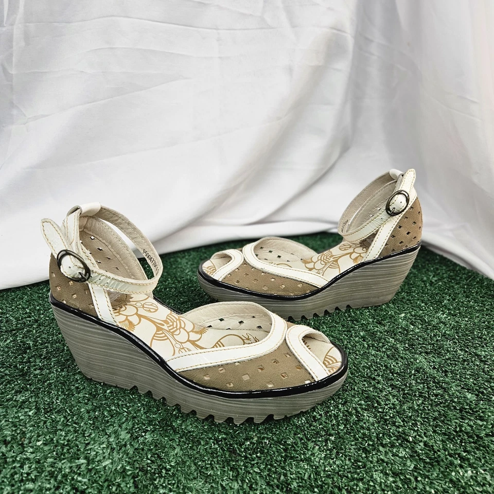 Fly London Ydel Sandalias Zapatos Mujer Talla 5.5-6 EE. UU. 36 UE Beige Blanco Cuero Foto 1 de 4