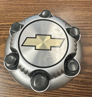 1999-2006 CHEVROLET SILVERADO 1500 TAHOE ASTRO OEM CENTER CAP 15067578 9596661 - Image 1 of 4