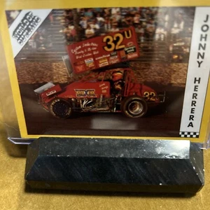 1991 World of Outlaws Racing, Johnny Herrera, carta #105, in custodia protettiva. - Foto 1 di 2