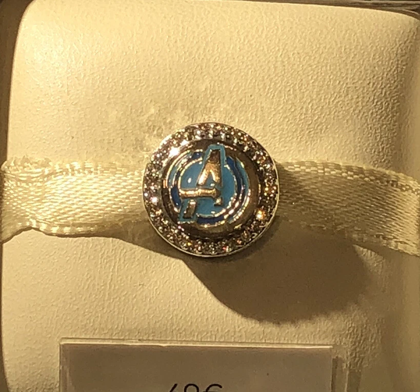 Charm PANDORA AVENGERS CAMPUS Disneyland Paris Esclusivo - Immagine 1 di 1