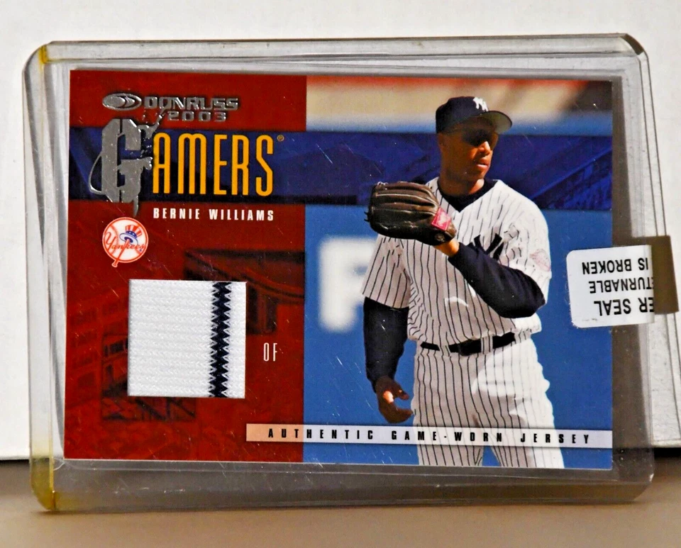2003 Donruss Gamers /500 Bernie Williams Authentic Game Worn Jersey swatch #G-27 - Image 1 of 2