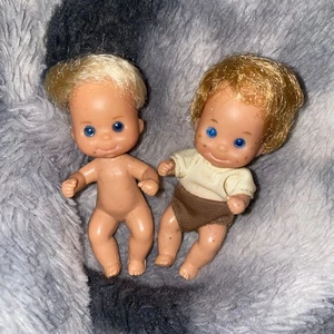 1973 Sunshine Family Baby Seth (bekleidet) 3" und Baby Süßigkeiten (unbekleidet) VINTAGE  - Bild 1 von 2