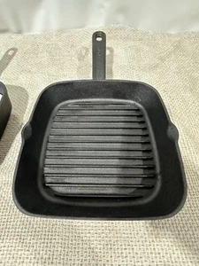 Vintage unbenutzt Emeril Lagasse 10 Zoll quadratische Grillpfanne vorgewürzt Gusseisen - Bild 1 von 19