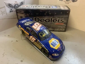 Michael Waltrip NAPA 2004 piezas automáticas 1/24 acción GM concesionarios diecast autografiado a presión - Imagen 1 de 2