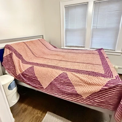 Colcha de chenilla vintage Art Deco diseño geométrico malva y borgoña completa/queen Foto 1 de 4