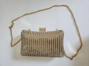 Vanessa Crystal Curve Clutch with crossbody strap, gold color metal - Picture 1 of 10