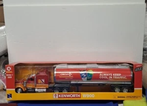  2020 Circle K Tanker Truck Kenworth W900 Maßstab 1:43 Serie 1 New Ray  - Bild 1 von 3