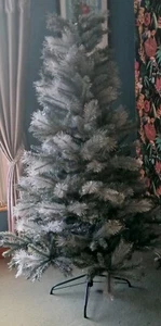 6ft Artificial Christmas Tree Silver Grey Hinged Branches & Metal Stand - Picture 1 of 21