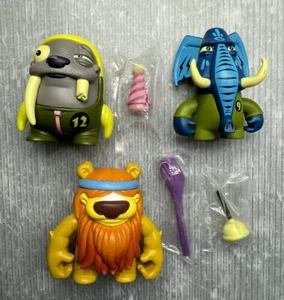 THE RESOUND FIELD GUIDE Cardboard Spaceship D. Ross SDCC VINYL FIGURE LOT/3 Lion - Picture 1 of 17
