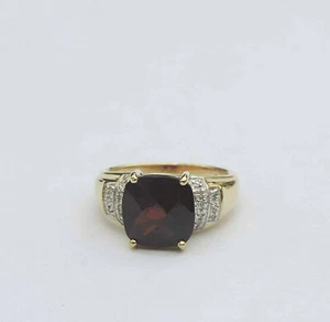 Ladies Checkerboard Garnet Gemstone Ring w/ 18 Gen. Diamonds - 14k Yellow Gold - Picture 1 of 4