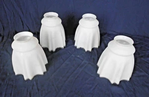 JUEGO DE 4 CORTINAS DE LUZ VICTORIANAS DE VIDRIO DE LECHE CON VOLANTES ~ ARAÑA COLGANTE - Imagen 1 de 7
