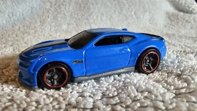 Гоночная полоса Hot Wheels 2018 Chevrolet Camaro SS синяя черная/красная FKB10 CRBMC5 - Изображение 1 из 4