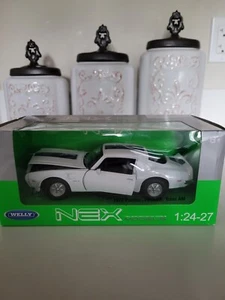 NEX 1:24 SCALE 1972 PONTIAC FIREBIRD/TRANS AM IN WHITE, MINT IN BOX - Picture 1 of 3