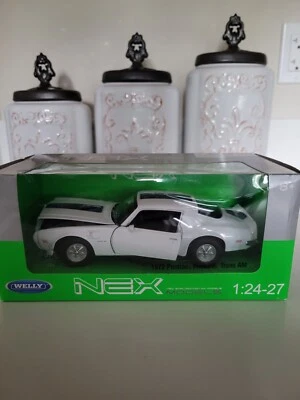 NEX 1:24 SCALE 1972 PONTIAC FIREBIRD/TRANS AM IN WHITE,  MINT IN BOX  - Image 1 of 3