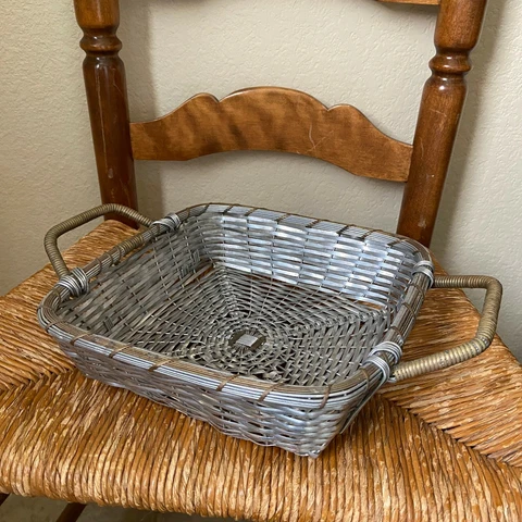 VTG Silver Gold 2 Tone Woven Wire Metal Basket With Handles 9'' x 9'' x  2.5'' Cover