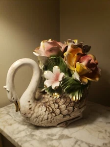 Cigno di Capodimonte vintage con fiori -  - Foto 1 di 12