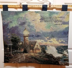 Thomas Kinkade Tapiz Arte Colgante de Pared 32x26 Cristiano 🕊 Faro Tormenta  - Imagen 1 de 10
