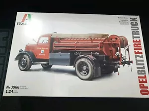 Kit Montaggio Camion 1:24 Plastica Statico Opel Blitz Colore - Foto 1 di 2