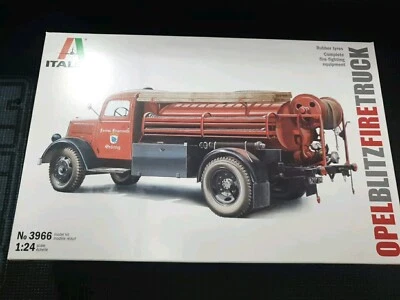 Kit Montaggio Camion 1:24 Plastica Statico Opel Blitz Colore - Immagine 1 di 2
