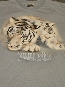 Mirage Las Vegas x The Mountain SIEGFRIED & ROY White Tiger Shirt Youth M Blue - Picture 1 of 6