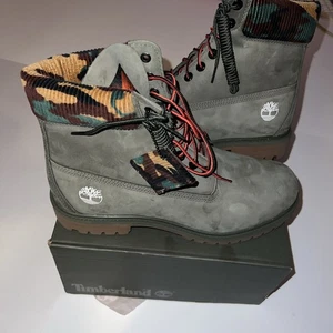 Timberland Hombres 6" Premium Heritage Botas Verde Oscuro Nubuck/Camuflaje Talla 10.5 NUEVAS - Imagen 1 de 7