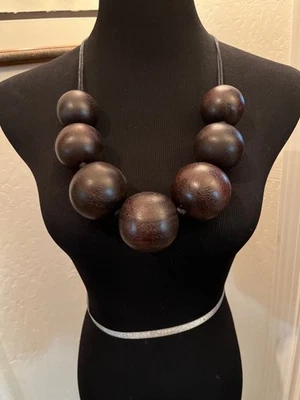 Natori madera de acacia extraordinario enorme collar bola redonda en lazo trasero para dormir Foto 1 de 4