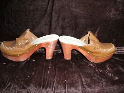 NEW by XHILARATION, CLOGS, TAN, SIZE 9.5 MEDIUM (HEELS 4") MADE IN BRAZIL - Image 1 of 4