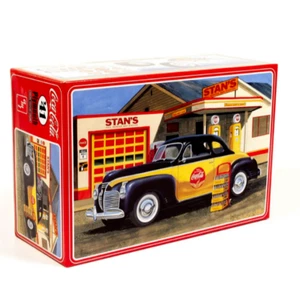 AMT 1/25 1941 Plymouth Coupe Coca-Cola AMT1197M Plastics Car/Truck 1/24-1/25 - Picture 1 of 4