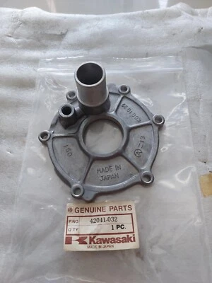 KAWASAKI G3SS-G3TR-G4TR-G5-G7-KD80-KD100-KE100-KH100 ROTARY DISK VALVE COVER NOS Foto 1 de 3